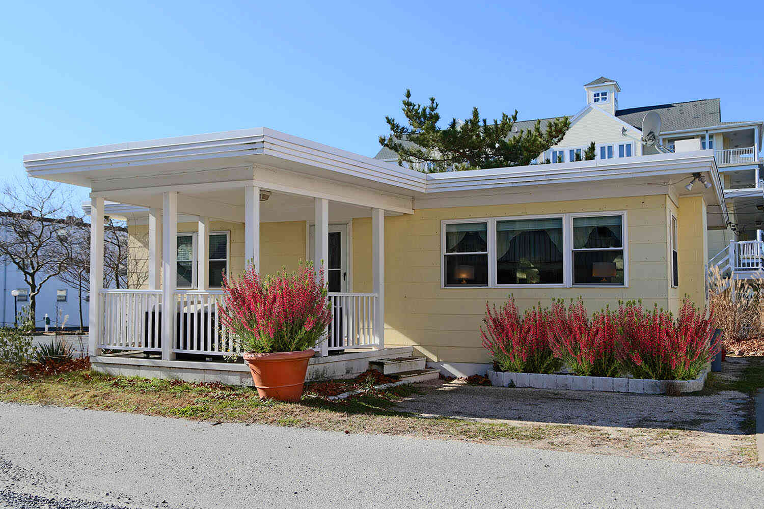 Surf Villas Cottage exterior